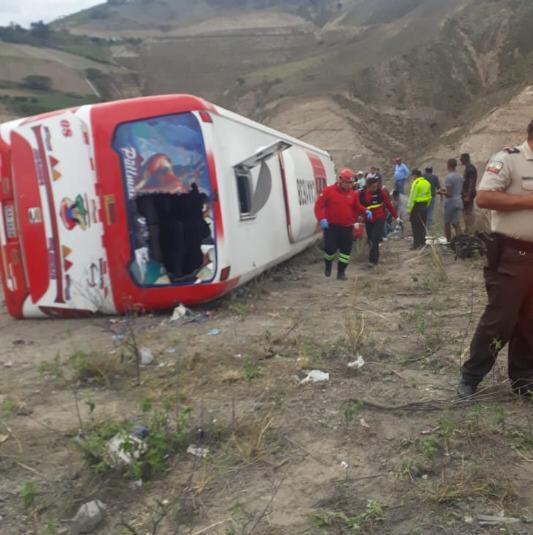 Sube a 9 la cifra de muertos por accidente en Carchi