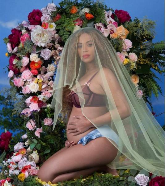 Beyonce anuncia que está embarazada de gemelos