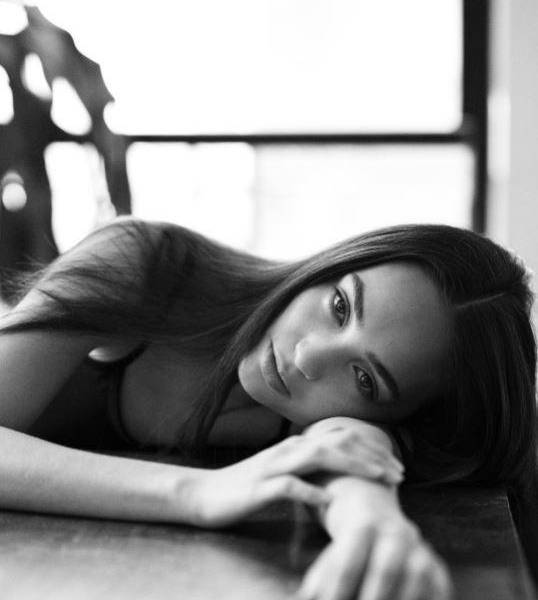 Así luce la nueva Miss Universo, R'Bonney Gabriel, sin maquillaje