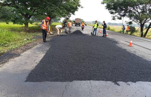 Rehabilitación de la vía E491 Babahoyo–Montalvo.