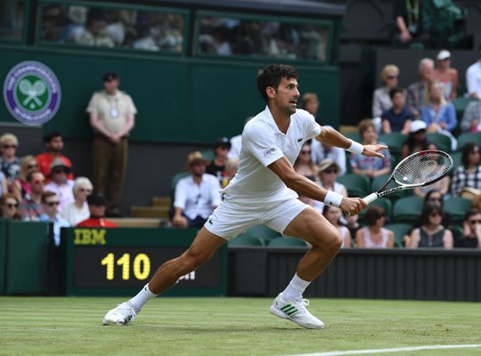 Djokovic avanza a tercera ronda de Wimbledon por novena vez consecutiva
