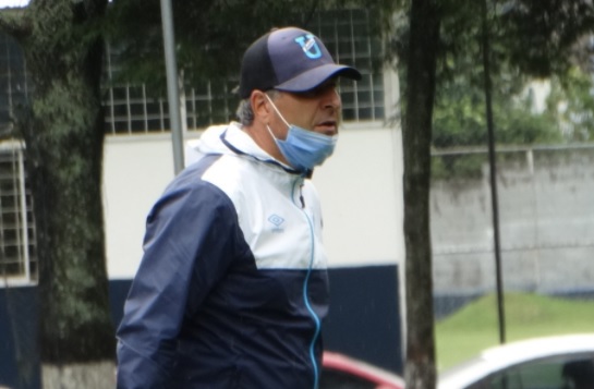 Santiago Escobar: &quot;Quiero vivir, entrenar y estar junto a ustedes&quot;