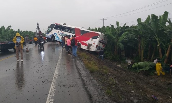 Un muerto y 23 heridos dejan dos accidentes en Los Ríos