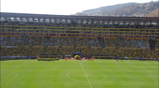 Los aficionados ya “pintan” de amarillo el estadio Monumental