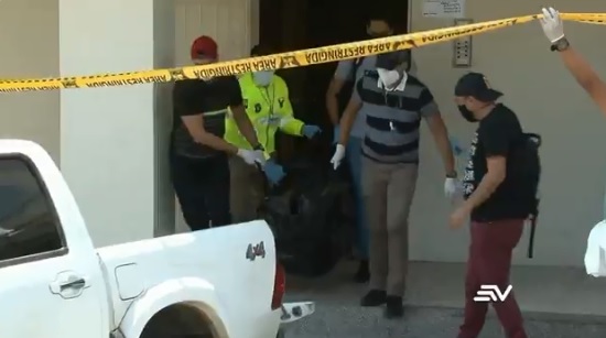 Hallan cadáver de médico en un departamento de Manta