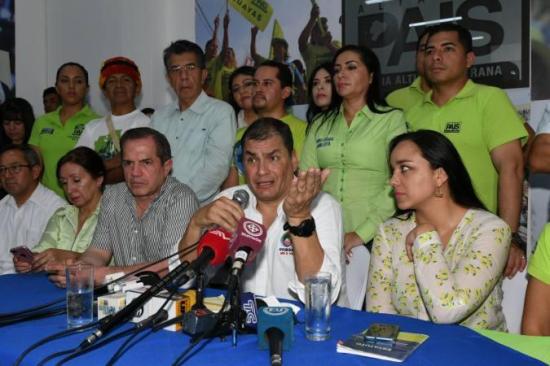 Guillermo Lasso y Rafael Correa continúan su periplo en octavo día de campaña