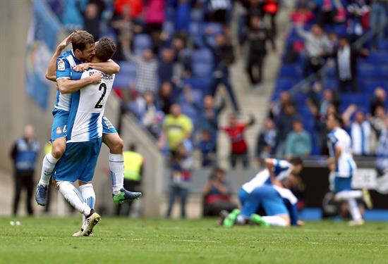 El Espanyol logra remontar a pesar de expulsión de Felipe Caicedo