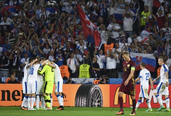 Eslovaquia se impone a Rusia y lo pone al borde de la eliminación