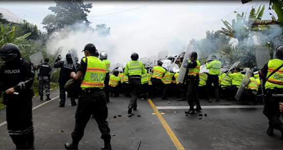 Bloqueos e incidentes en vías se mantienen pese a estado de excepción