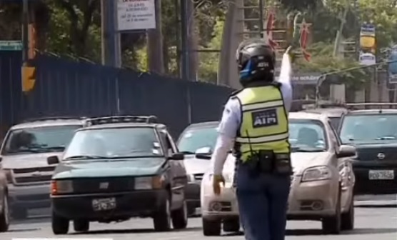 Identifican a agresores de agente de tránsito en Guayaquil