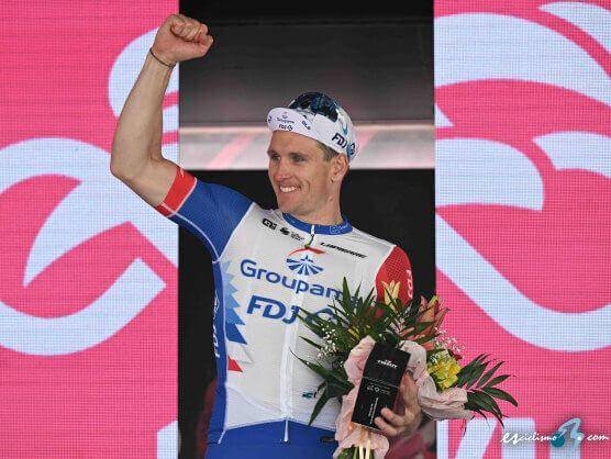 Giro de Italia: Démare se lleva la etapa 6 con 'photo finish'; Carapaz se mantiene 11 en la general