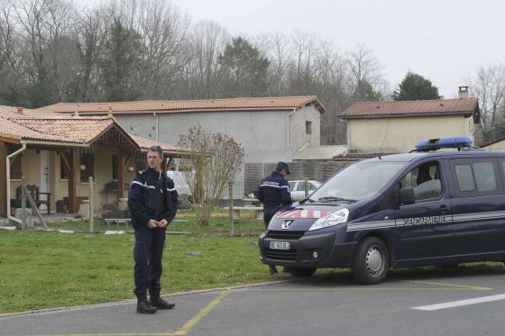 Encuentran 5 cuerpos de bebés en una casa en Francia