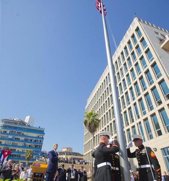 La bandera de EE.UU. ondea en Cuba después de 54 años