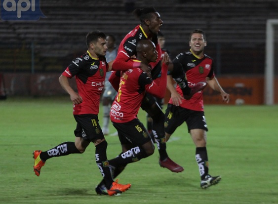 El Cuenca se da un respiro venciendo a El Nacional