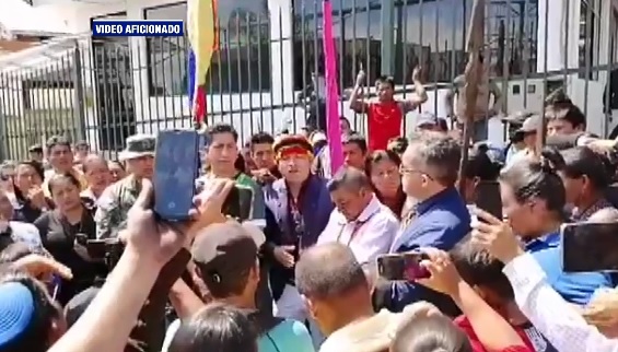 Indígenas mantienen tomada Gobernación de Morona Santiago