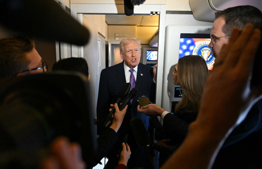 “La respuesta es sí, dijo Trump cuando se le preguntó si había hablado con Maduro cuando dialogaba con la prensa a bordo del Air Force One de regreso a la capital estadounidense.