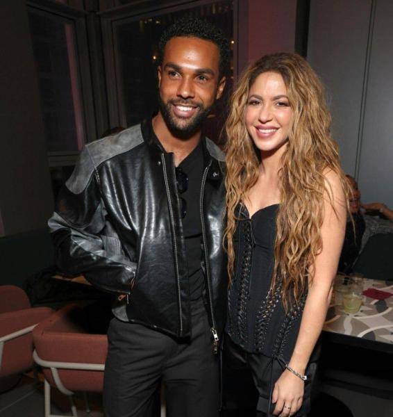 Imagen de archivo de Shakira y Lucien Laviscount.