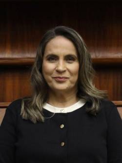 Alexandra Villacís durante su posesión en el Parlamento