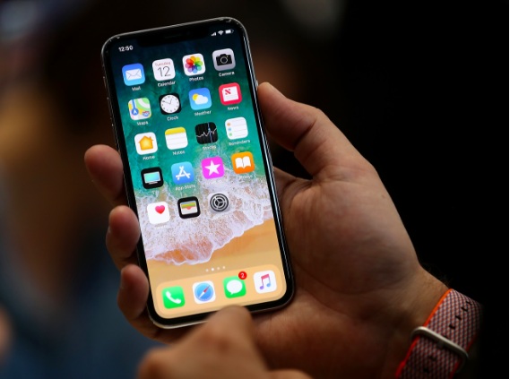 Reportan la aparición de una &quot;línea verde de la muerte&quot; en las pantallas del nuevo iPhone X