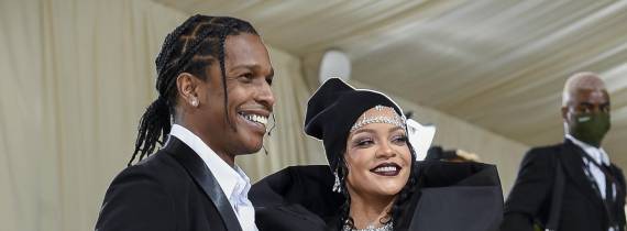 Rocky, a la izquierda, y Rihanna asisten a la gala benéfica del Instituto del Vestuario del Museo Metropolitano de Arte en Nueva York, el 13 de septiembre de 2021. (Foto por Evan Agostini/Invision/AP, archivo)
