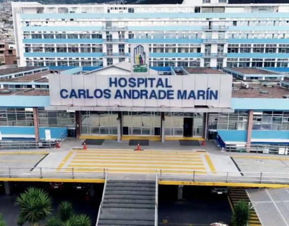 Fachada del Hospital Carlos Andrade Marín.