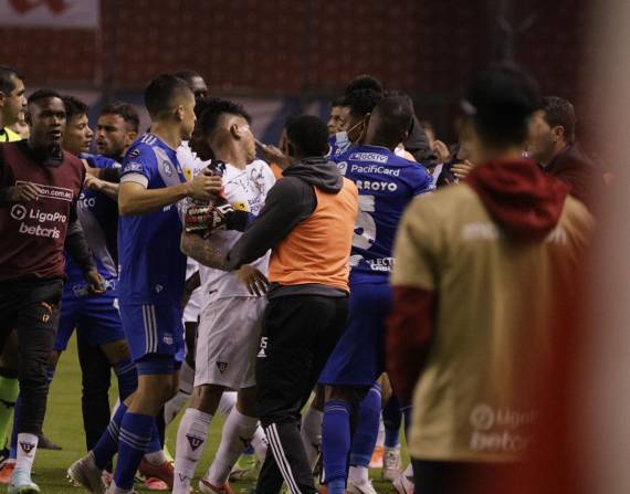 Los hechos se dieron tras el partido entre Liga de Quito y Emelec por LigaPro.