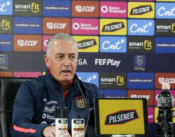 El técnico argentino llamó valorar el empate con la selección chilena.