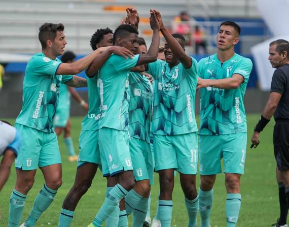 Liga Deportiva Universitaria derrotó al Manta 1-0 con gol de Nilson Angulo