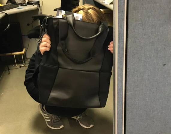 Las mochilas antibalas se utilizan en oficinas y colegios.