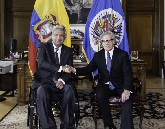 El expresidente Lenín Moreno y el secretario general de la OEA, Luis Almagro.