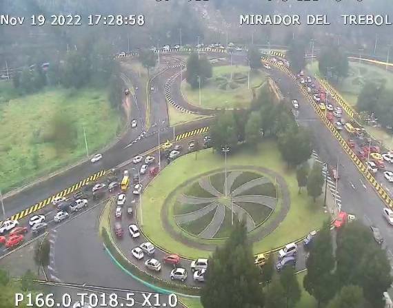 Imagen del intercambiador de El Trébol en donde hubo congestión vehicular en medio de la lluvia.