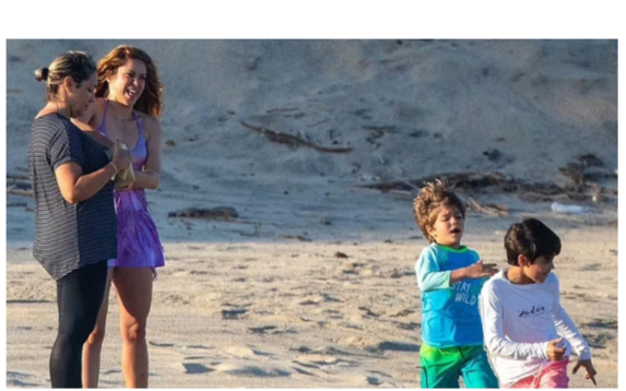Imágenes recogidas de las vacaciones de Shakira junto a sus hijos.