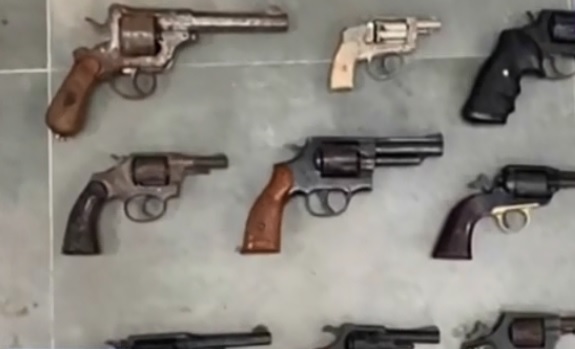 Cae banda delictiva dedicada a venta de armas en Manabí