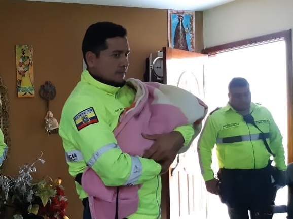 Bebé rescatado en Cuenca presenta ictericia