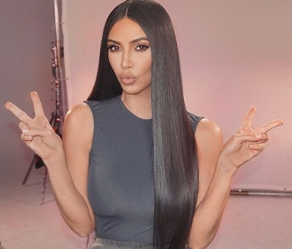 Kim Kardashian posó con transparencias en Instagram