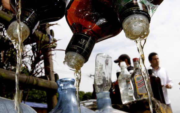 Ingesta de alcohol adulterado dejó 1 muerto y 2 afectados en Guayaquil