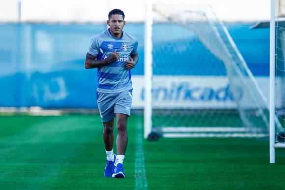 En Brasil informan que Michael Arroyo deja Gremio para jugar en Barcelona