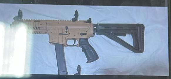 Los implicados ofertaban por celular las armas a tres grupos criminales.