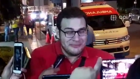 Hijo de Abdalá Bucaram pide que dejen viajar a su papá a Houston