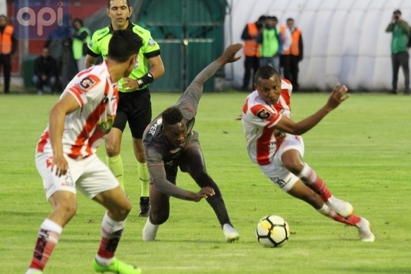 Liga de Quito pierde la punta en cinco minutos