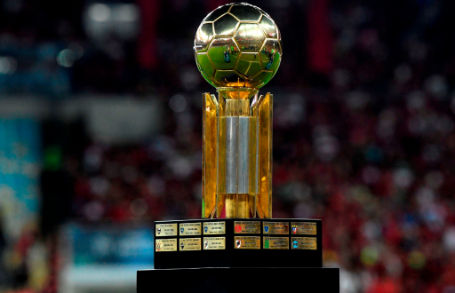 Imagen del trofeo de la Recopa Sudamericana