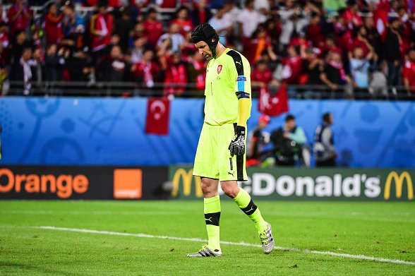 Peter Cech anuncia su retiro de la selección checa