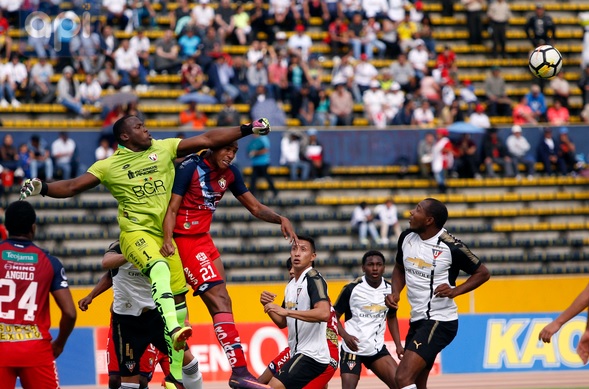 Liga de Quito brinda &quot;un empate con sabor a derrota&quot;