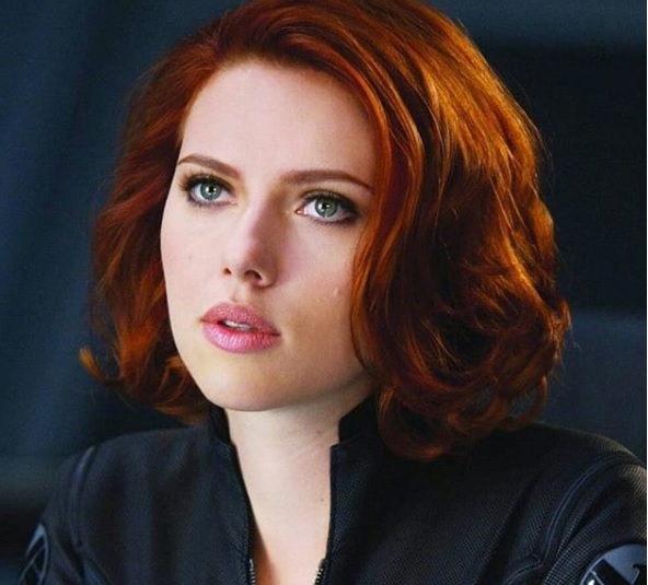 Scarlett Johansson revela qué fue difícil filmar romance en “Avengers”