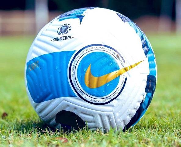 LigaPro desvela el balón oficial para el 2023