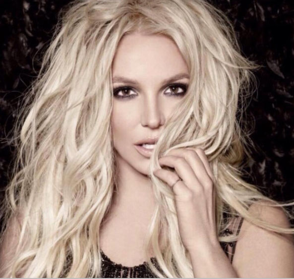 Britney Spears se destapa para sus fans en un inusual desfile de Instagram