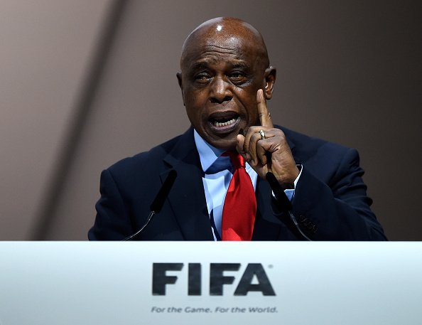 Sexwale retira candidatura a presidencia de FIFA