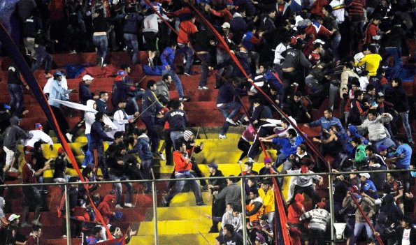 Sancionan a Cerro Porteño sin estadio por violencia de su hinchada el domingo