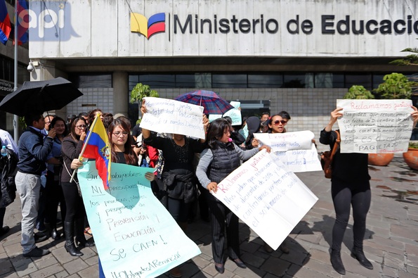 Trabajadores separados del ministerio de Educación serían recontratados