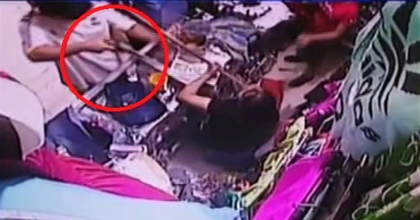 Comerciante espantó a escobazos a un ladrón que intentó asaltarla